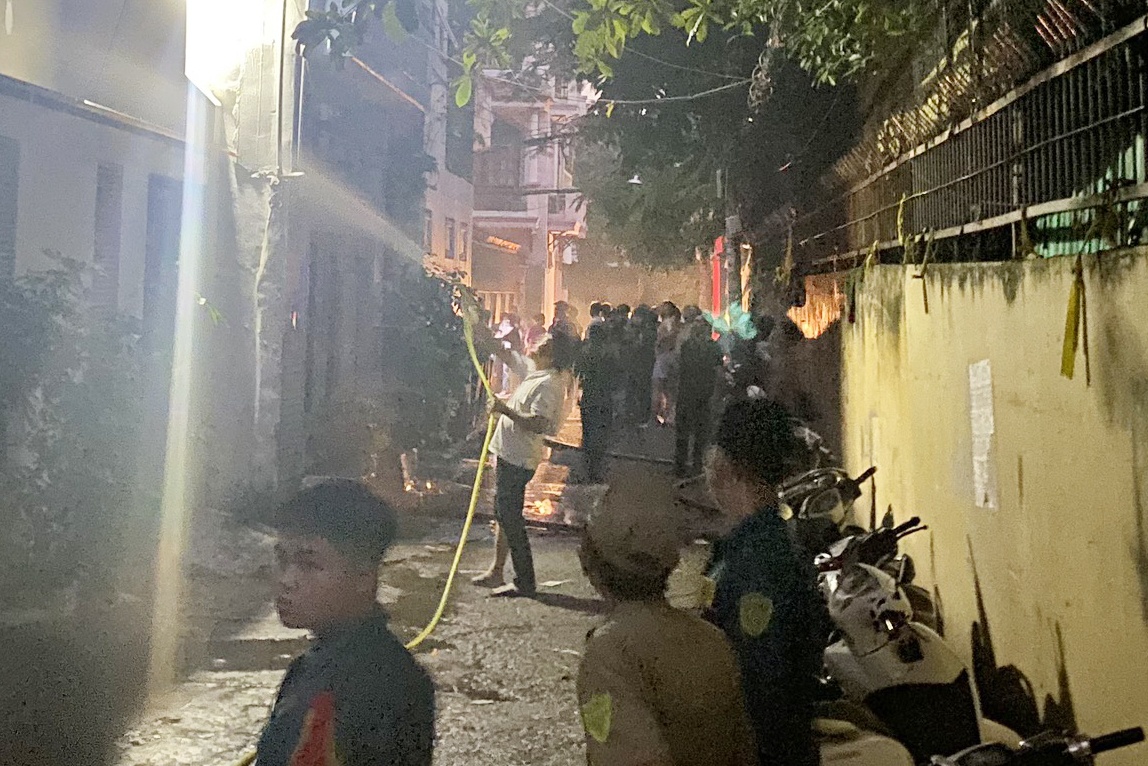 Hai nguoi tu vong trong can nha boc chay o TP.HCM hinh anh