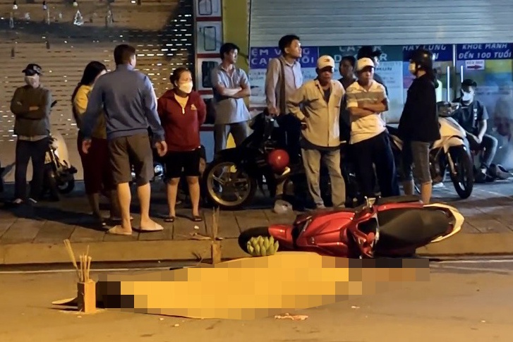 Truy tim oto lien quan vu tai nan chet nguoi o TP.HCM hinh anh