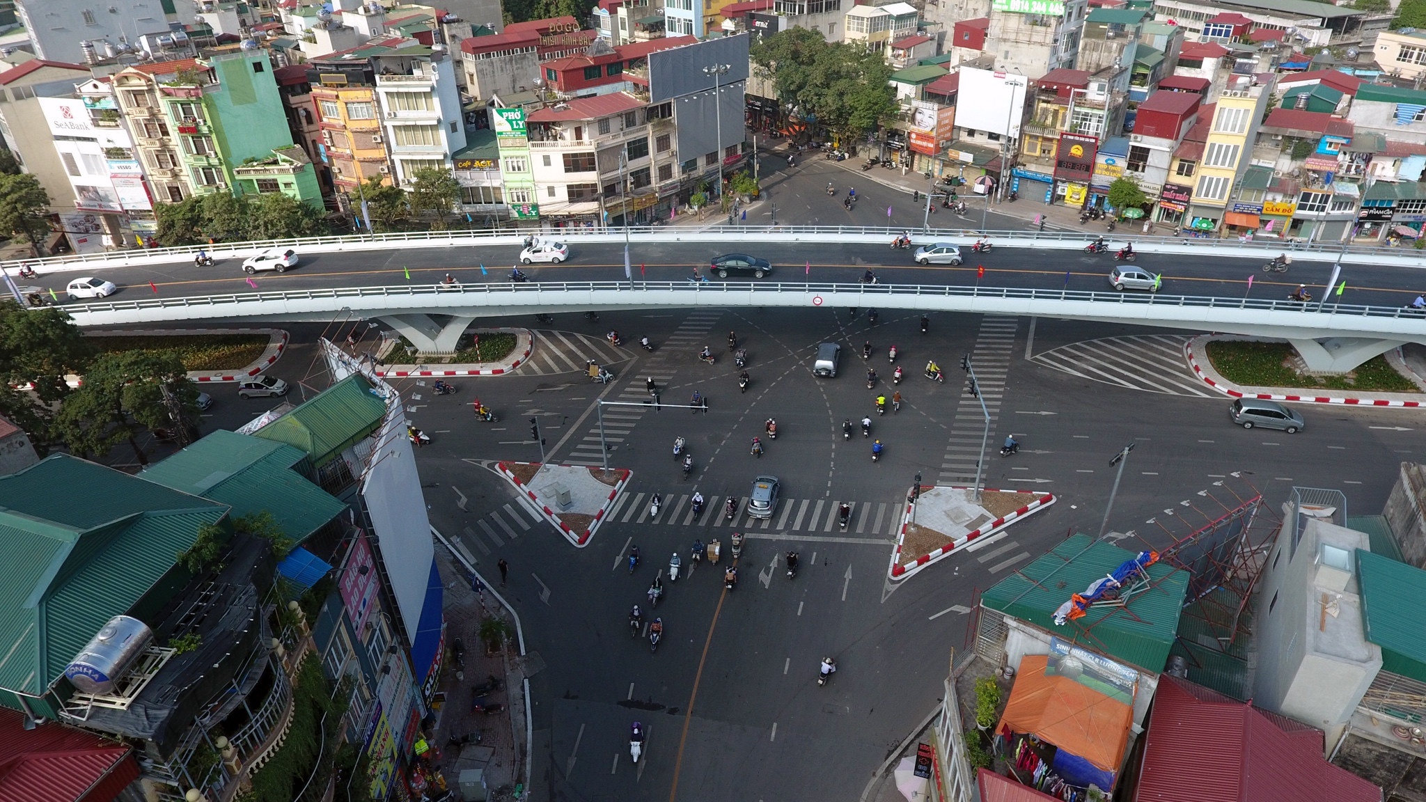 Thông xe cầu vượt  ảnh 1 Thong xe cau vuot anh 1