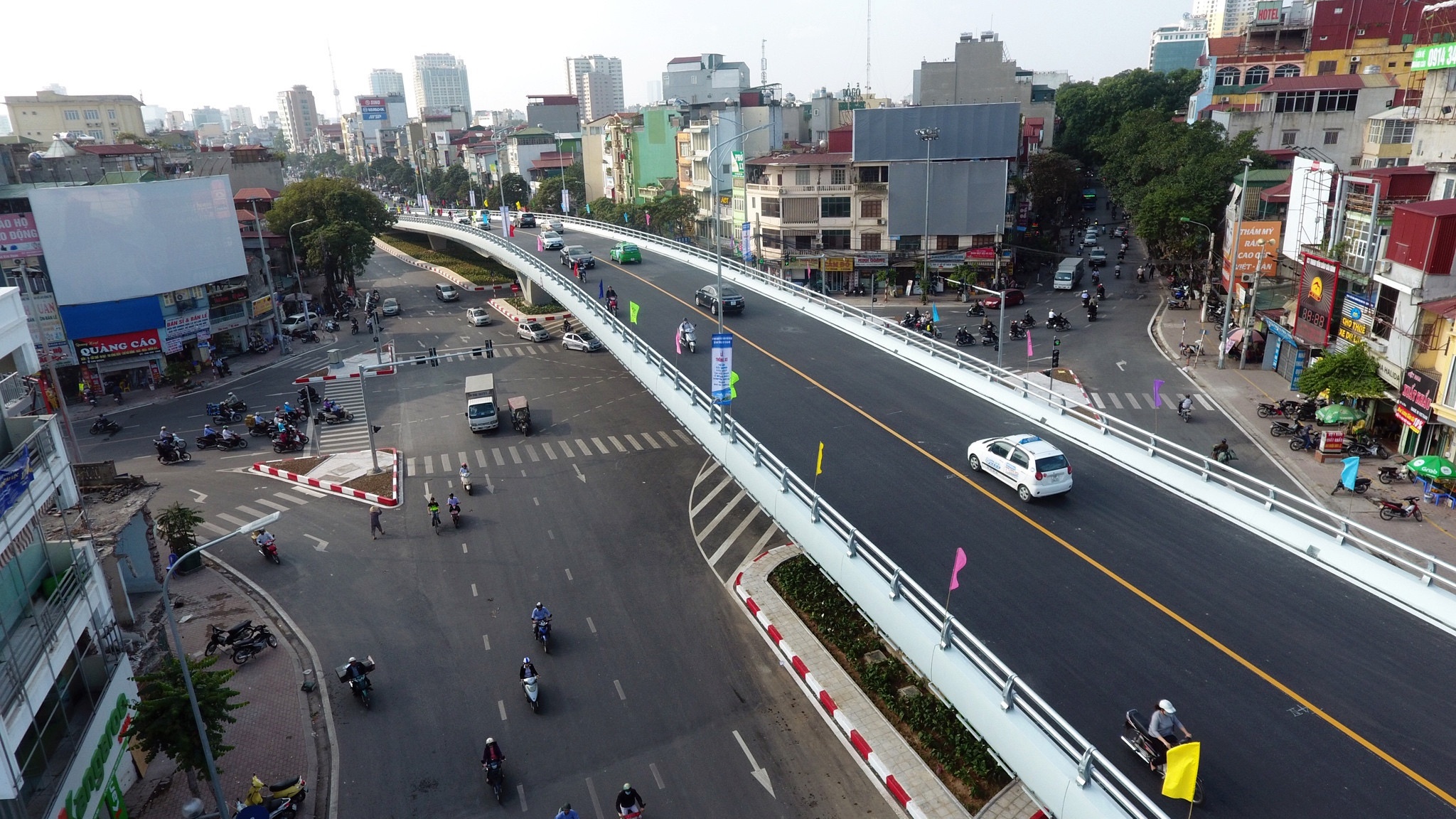Thông xe cầu vượt  ảnh 2 Thong xe cau vuot anh 2