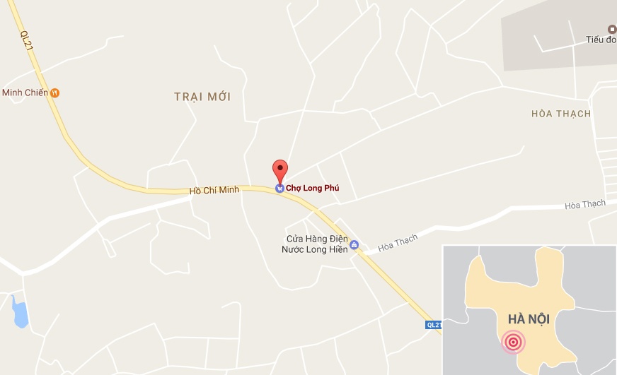 Ôtô đánh võng hất văng xe máy ảnh 1 Oto danh vong hat vang xe may anh 1