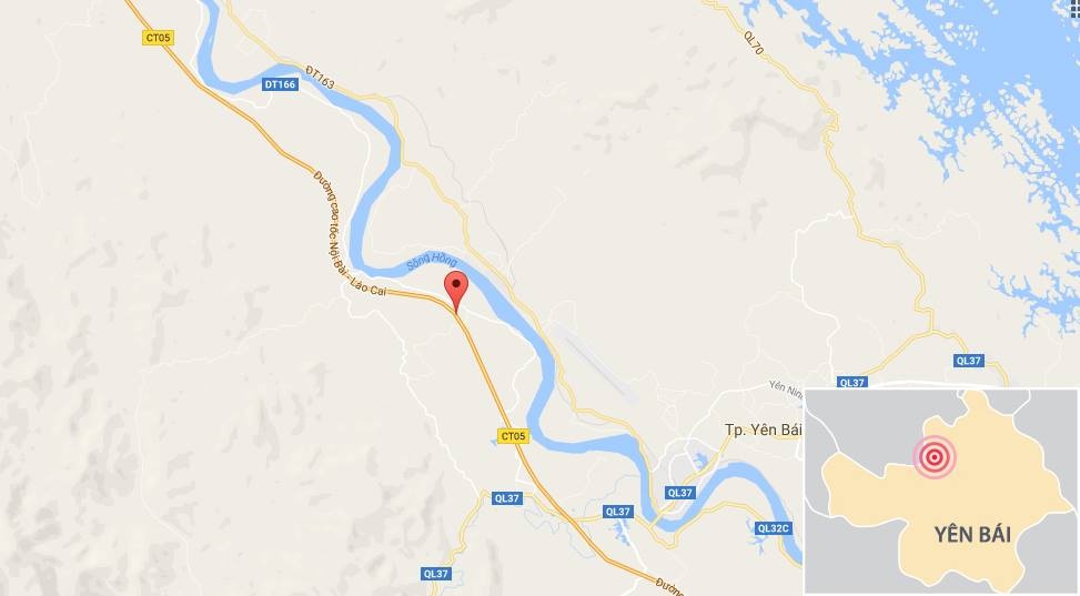 Lexus 570 nát đầu thân sau va chạm ảnh 2 Lexus 570 nat dau than sau va cham anh 2