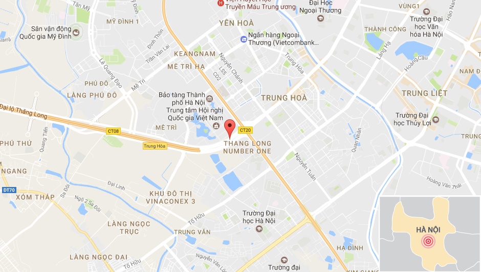 cuộn tôn khổng lồ rơi xuống đường ảnh 2 cuon ton khong lo roi xuong duong anh 2