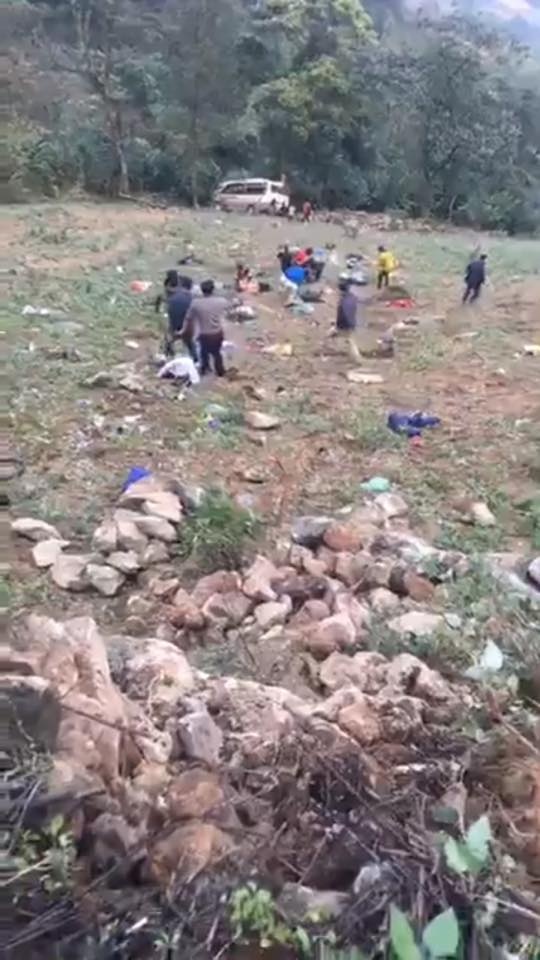 Lat xe du lich tren duong len Sapa anh 1