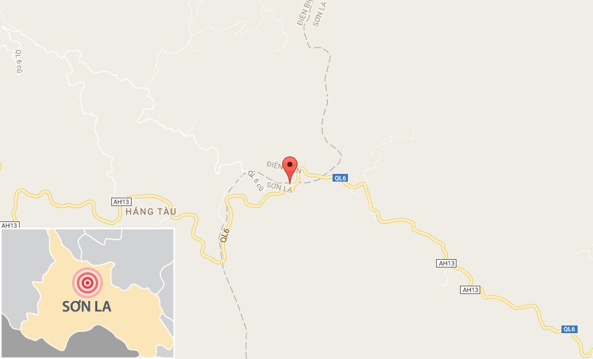 Xe chở đá lật đè 3 người chết ảnh 2 Xe cho da lat de 3 nguoi chet anh 2