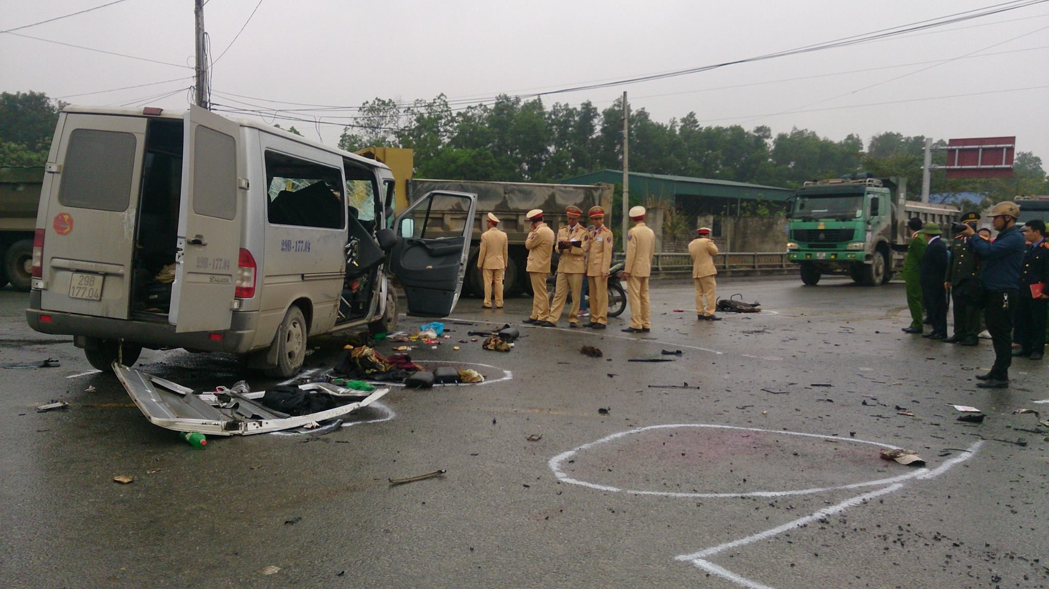 Xe đón dâu gặp nạn ảnh 1 Xe don dau gap nan anh 1