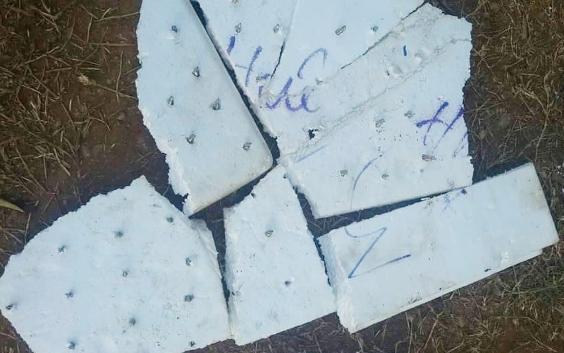 đóng đinh vào xốp rải trên quốc lộ ảnh 1 dong dinh vao xop rai tren quoc lo anh 1