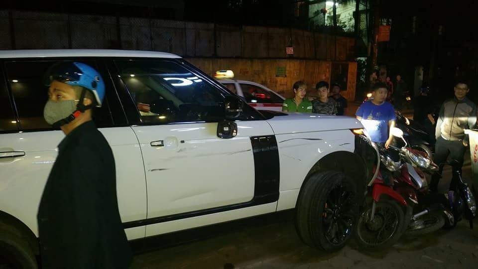 Range Rover gay tai nan lien hoan tren pho Ha Noi hinh anh