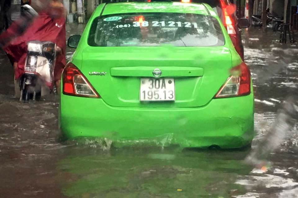 Cay do, duong ngap o Ha Noi sau con mua ngan hinh anh