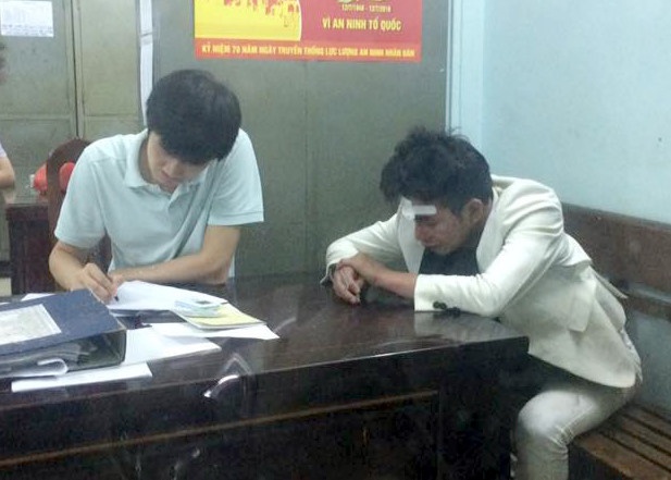 Khoi to nam dien vien trom Range Rover anh 1