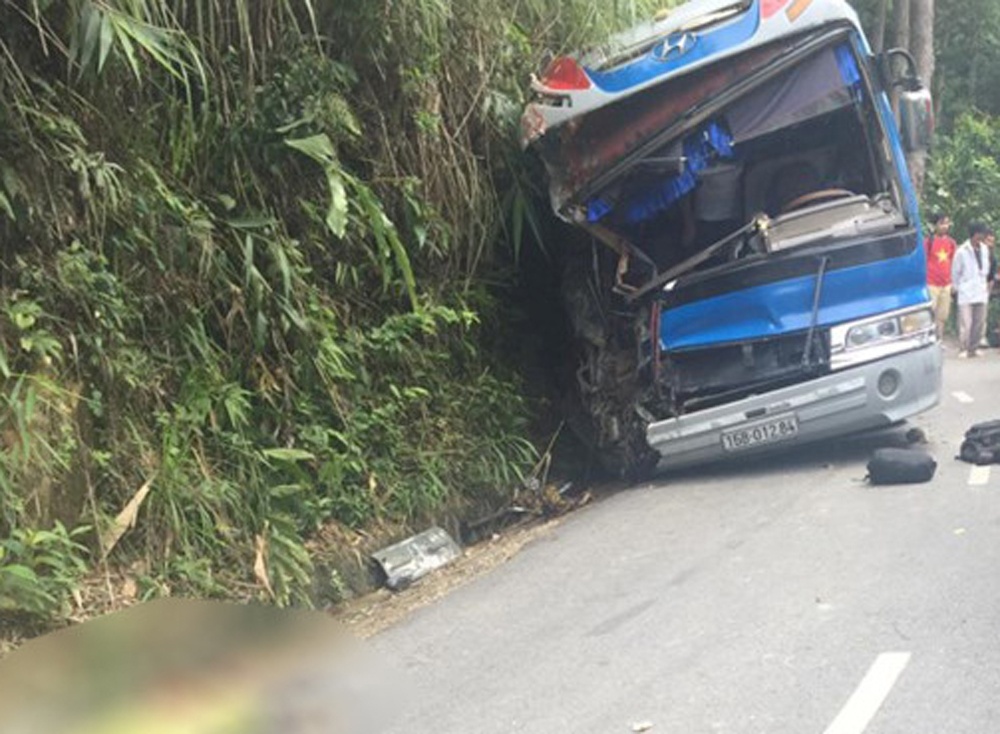 Cu soc cua 2 hoc sinh mat me trong chuyen du lich dau he hinh anh