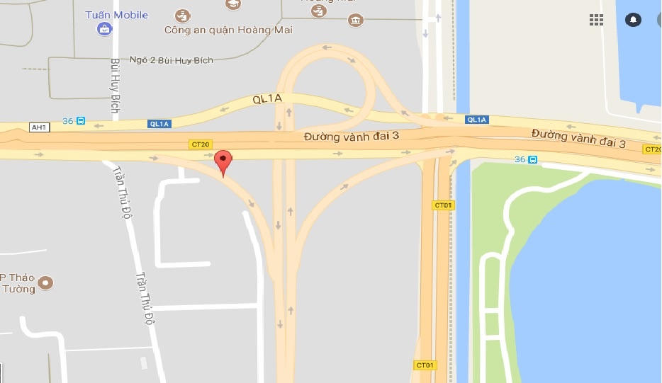 co gai bi cuon vao gam xe tai anh 2