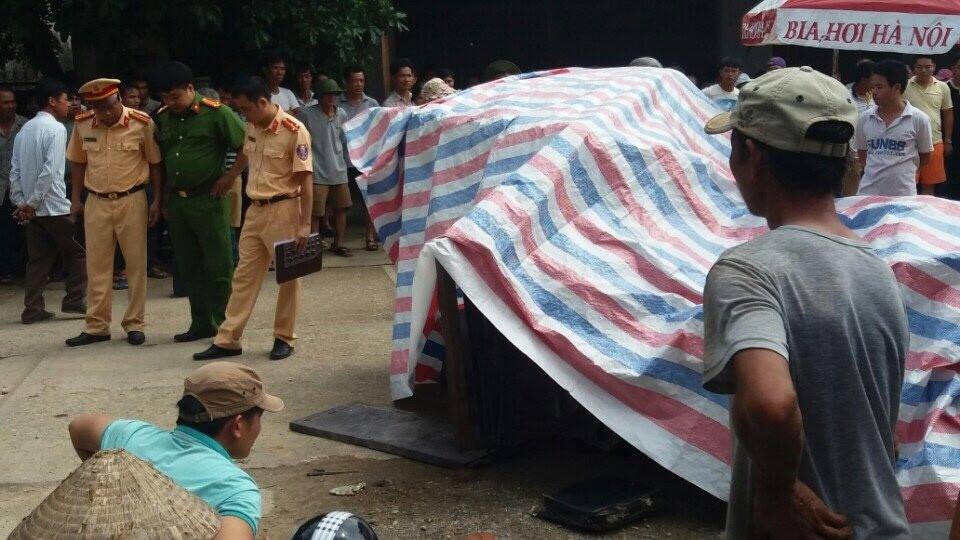 canh sat giao thong duoi cong nong anh 1