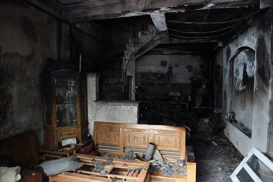 Tieng keu cuu lim dan trong can nha 4 tang chay luc rang sang hinh anh