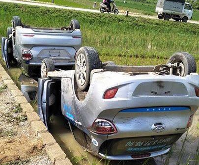 Vo dan con do ve nha hanh hung chong cu hinh anh