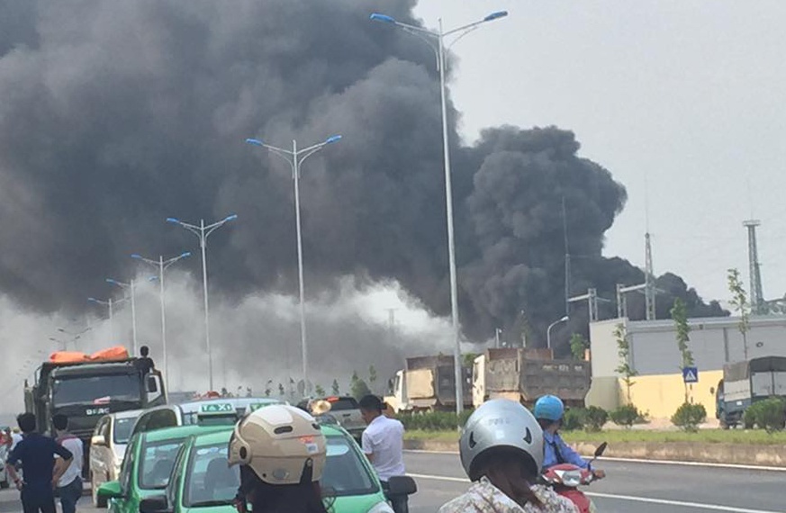 Phat no o khu cong nghiep anh 1