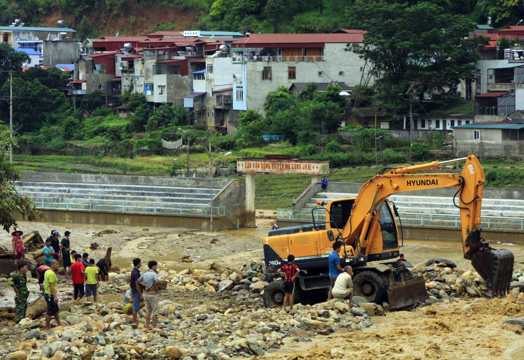 don dep sau mua lu anh 12