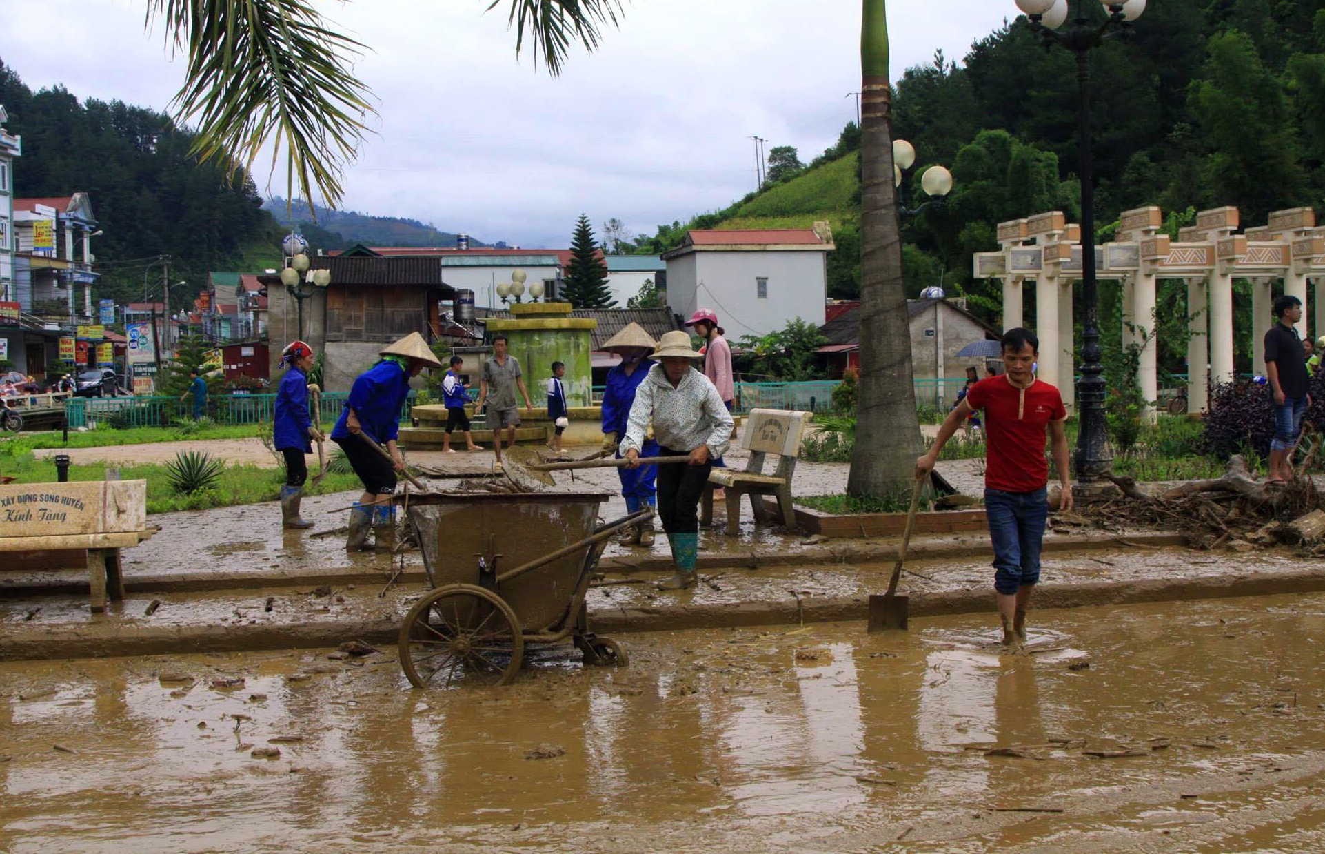 don dep sau mua lu anh 3