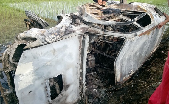 Bat 3 nghi pham vu dot xe Fortuner vi 'nghi bat coc tre em' hinh anh