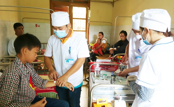 ăn cỗ cưới bị ngộ độc ảnh 1 an co cuoi bi ngo doc anh 1