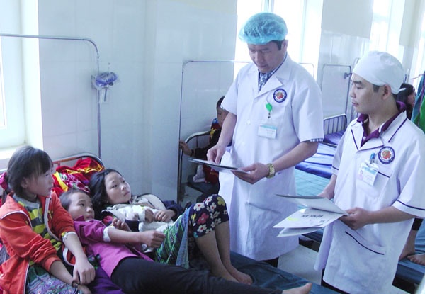 học sinh ngộ độc ảnh 1 hoc sinh ngo doc anh 1