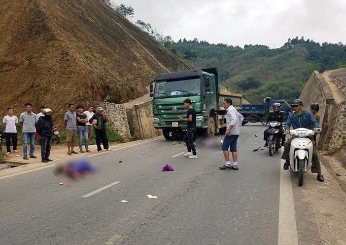 Chong tu vong, vo bi thuong nang sau va cham voi oto tai hinh anh