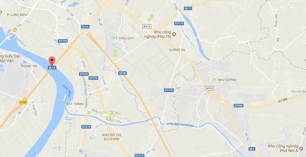 Xe 45 cho lo lung tren cau Thanh Tri anh 4