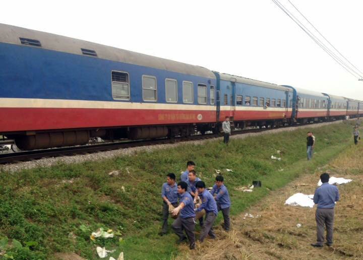 Tau hoa tong xe may, 3 nguoi tu vong hinh anh