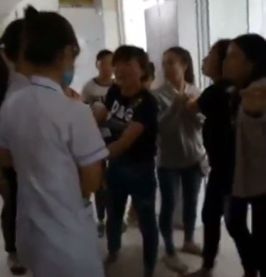 be 2 thang tuoi tu vong sau tiem thuoc anh 1