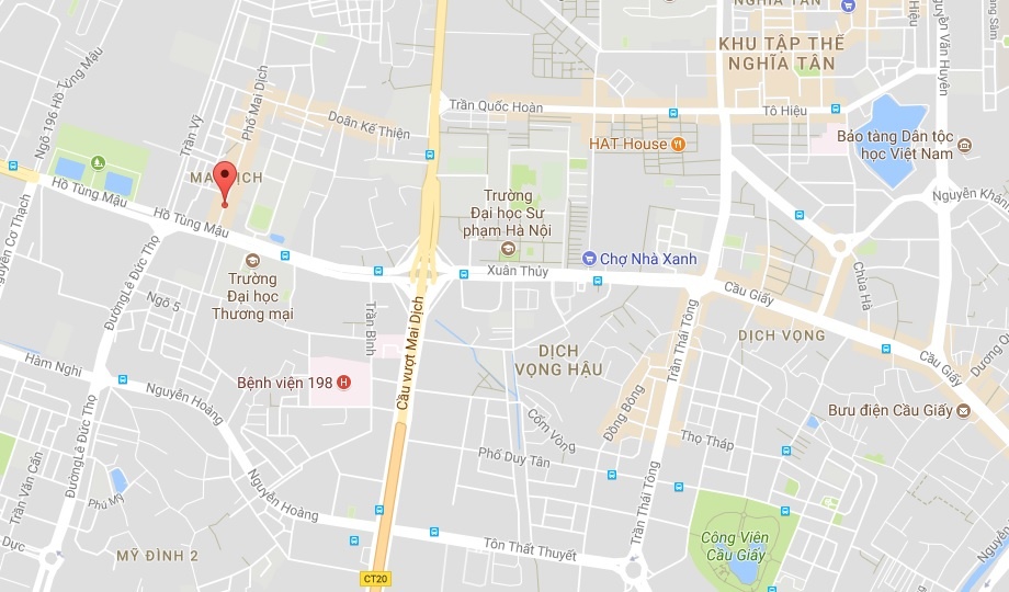 Đâm sập cửa tiệm giặt là ảnh 2 Dam sap cua tiem giat la anh 2