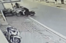 Trom pha khoa xe Lead no may tau thoat trong vai giay hinh anh