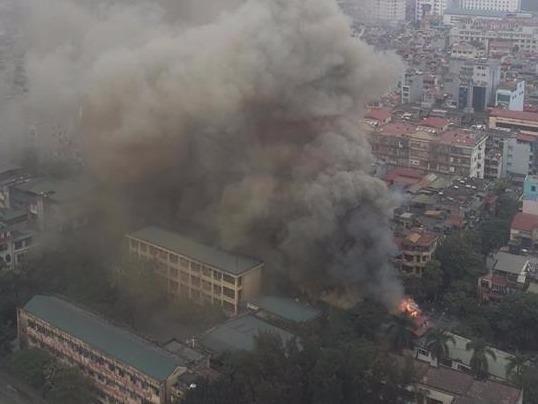 200 nguoi dap dam chay tai quan ca phe hinh anh