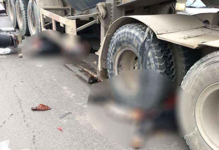 xe bồn cuốn người đi xe máy vào gầm ảnh 1 xe bon cuon nguoi di xe may vao gam anh 1