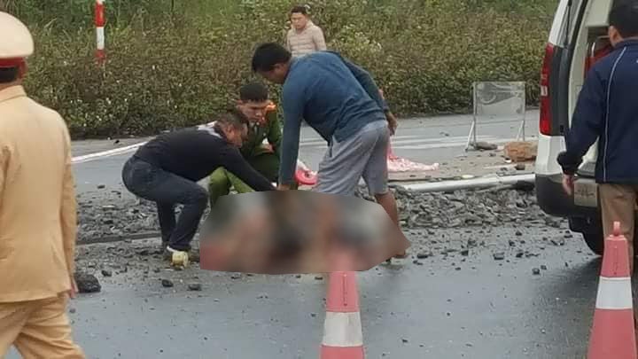 Xe Hyundai dam chet 5 cong nhan lam duong hinh anh