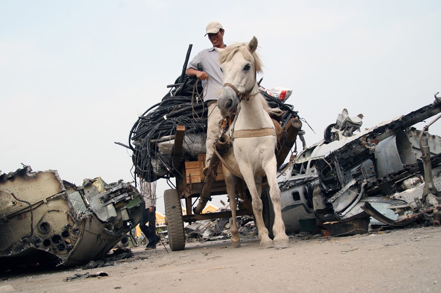 Lap chot truc 24/24h kiem soat xe cho phe lieu vao xa Van Mon hinh anh