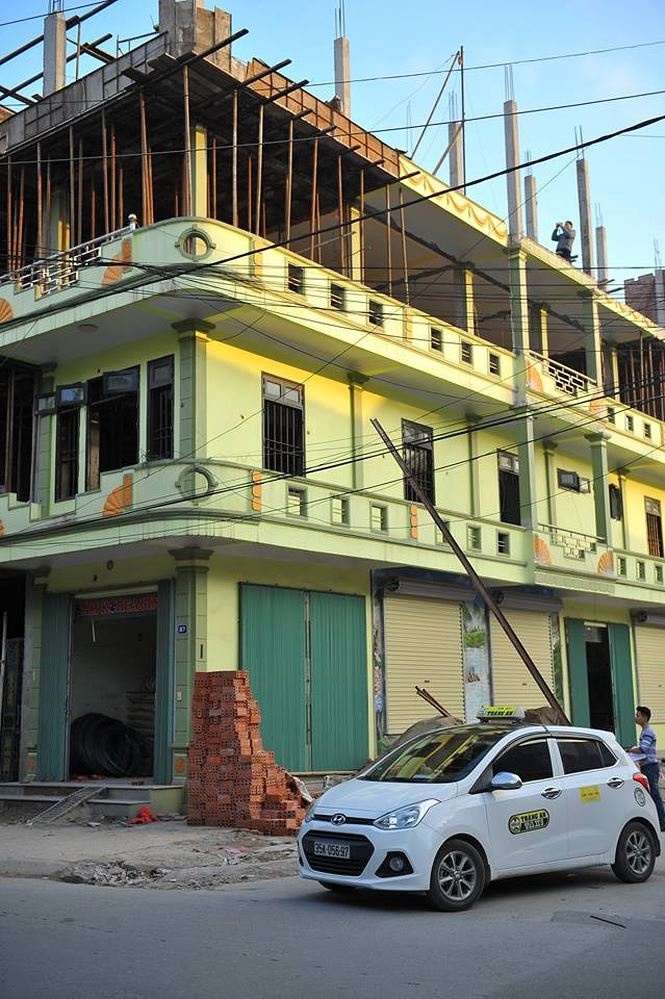 thanh sat roi thung taxi anh 2