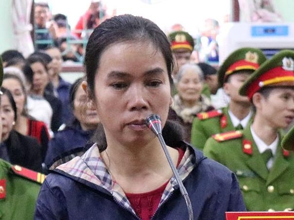 Nguoi phu nu bi tuyen an tu mong duoc ve nuoi me gia, cham hai con nho hinh anh
