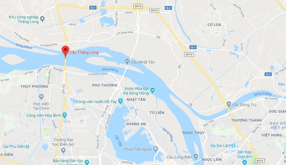 Oto tai huc xe ben do tren cau anh 3