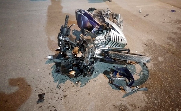 Exciter tông ôtô ảnh 1 Exciter tong oto anh 1