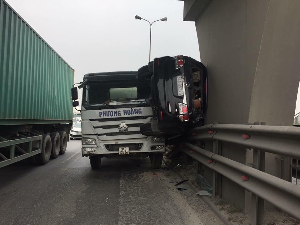 Xe bồn tông Fortuner ảnh 1 Xe bon tong Fortuner anh 1