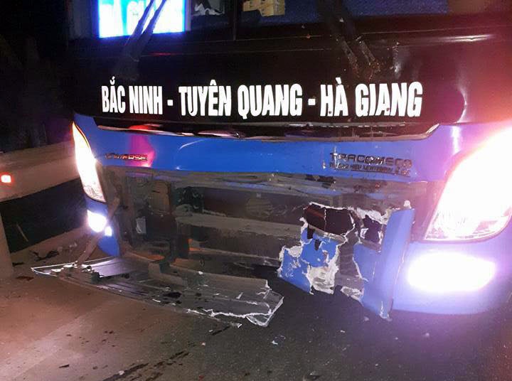 Exciter đấu đầu ôtô khách ảnh 2 Exciter dau dau oto khach anh 2