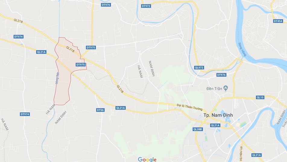 tàu hỏa tông taxi biến dạng ảnh 4 tau hoa tong taxi bien dang anh 4