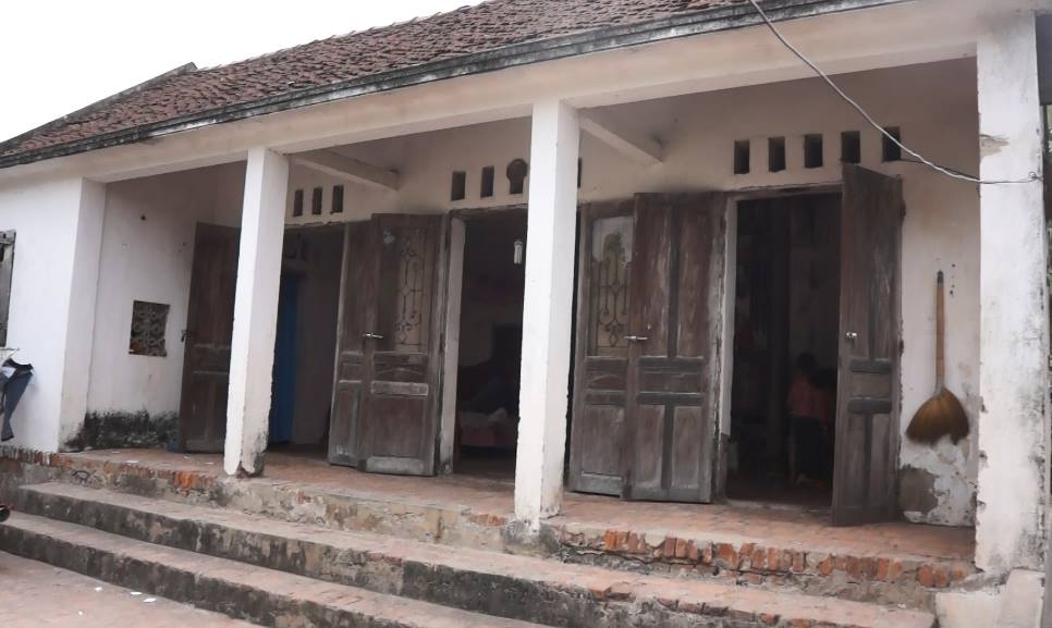 ôtô chở khách đâm xe cứu hỏa ảnh 1 oto cho khach dam xe cuu hoa anh 1