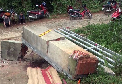 Cong truong de chet be trai 8 tuoi hinh anh