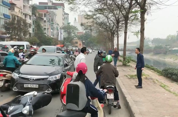 au da sau va cham giao thong anh 1