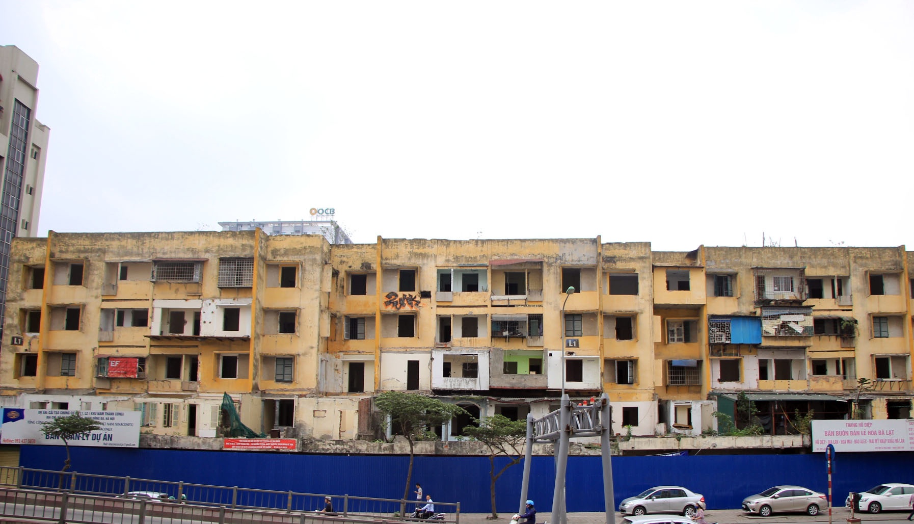 rac trong chung cu mat pho anh 1