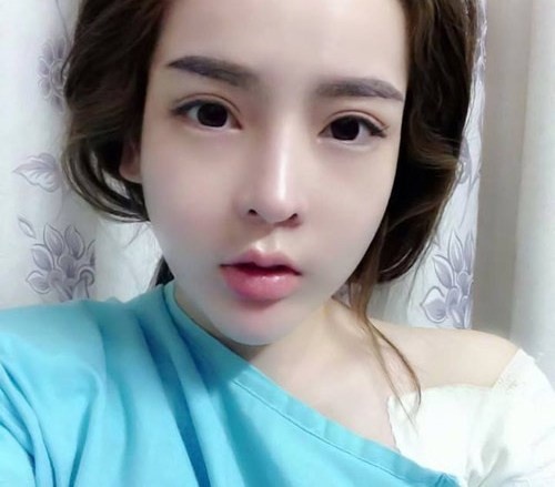 Quyet dinh 'dao keo' vi nghien ngam guong mat cua minh khi chup selfie hinh anh