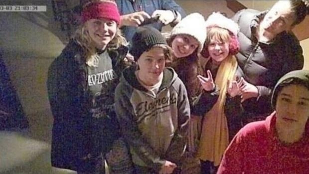 Phat hien camera quay len dang phat truc tiep tu nha tro Airbnb hinh anh