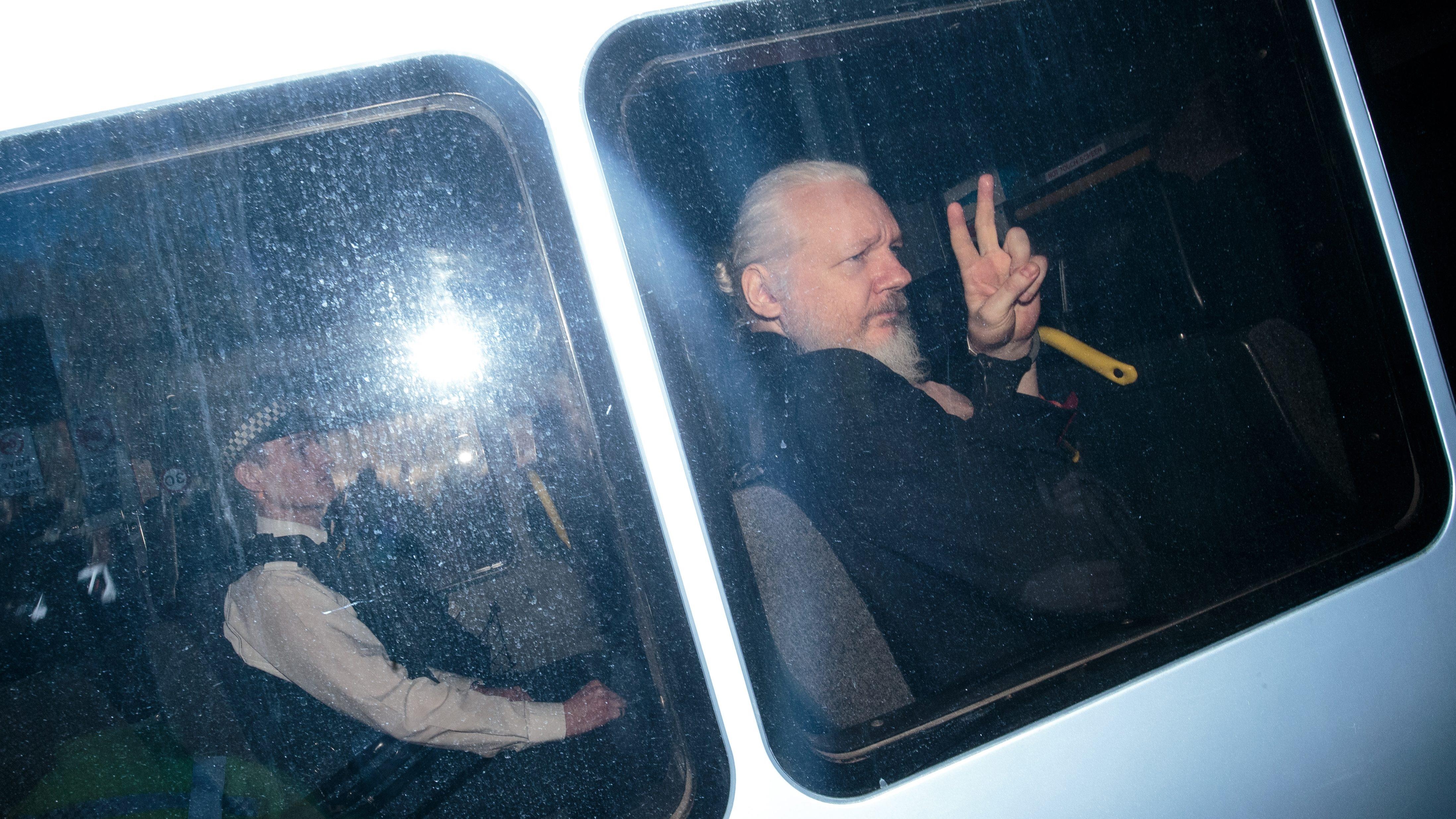 Ong trum WikiLeaks giau the nao? hinh anh