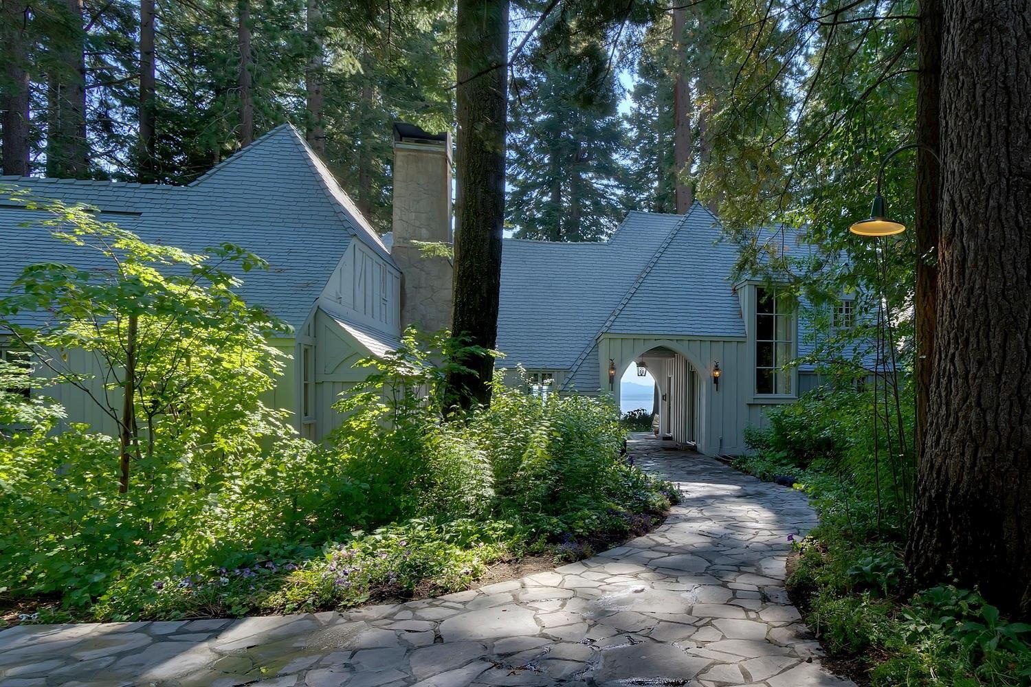 biet thu ben ho bi mat cua Mark Zuckerberg anh 2